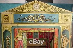 Rare Vers 1900 Tres Grand Theatre + 13 Marionnettes. 70x67x34cm