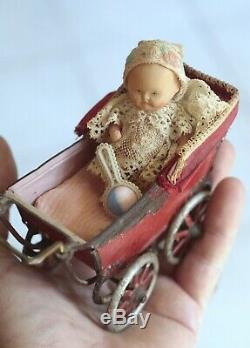 Rare jouet ancien petit landau + poupée ancienne miniature