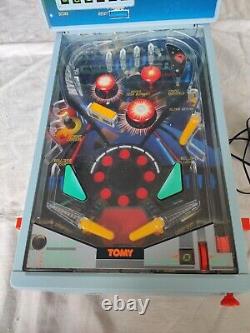 Tomy Astro Shooter Vintage Fonctionne Bien Avec Pieds AC Et Panneau Singapour