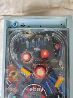 Tomy Astro Shooter Vintage Fonctionne Bien Avec Pieds AC Et Panneau Singapour