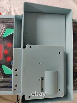 Tomy Astro Shooter Vintage Fonctionne Bien Avec Pieds AC Et Panneau Singapour