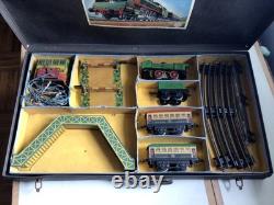 Train électrique Hornby vers 1940/50 dans une malette