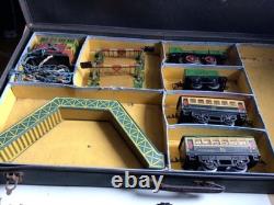 Train électrique Hornby vers 1940/50 dans une malette