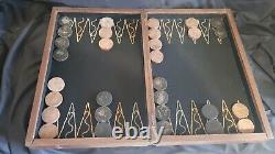 Très ancien jeu de backgammon jaquet brodé 71 cm x 52 cm à restaurer