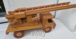 Très grand camion de pompier Dejou jouet ancien en bois en très bel état