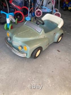 Voiture à pédales ancienne Contact par tel